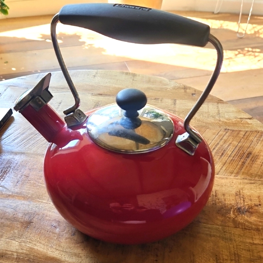 CHANTAL Tea Pot